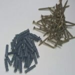 Kit Parafusos Chipboard 4,0x50 + Buchas No8 100 Unidades